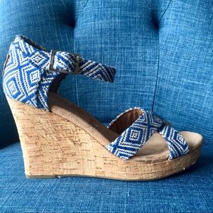 NWOT Toms Wedges — Deep Blue/White